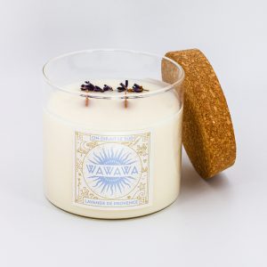 Bougie mèche en bois lavande, fragrance de Grasse sans CMR ni phtalates, fabriquée en Provence.