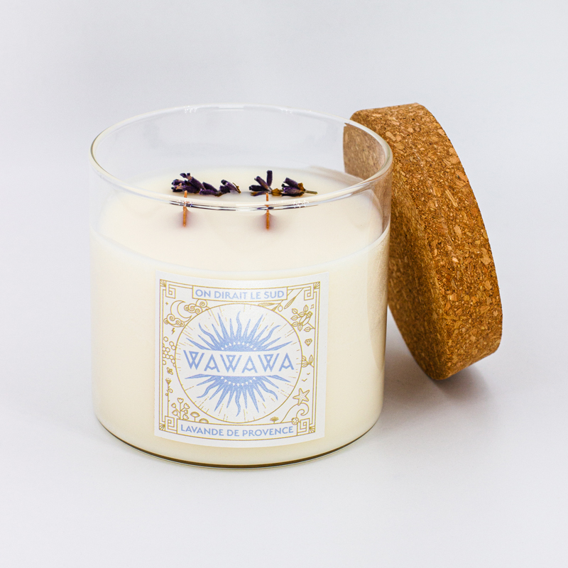Bougie mèche en bois lavande, fragrance de Grasse sans CMR ni phtalates, fabriquée en Provence.